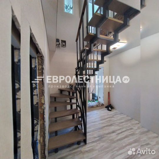 Лестница на металлокаркасе