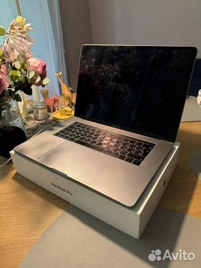 Apple MacBook Pro 2019 i9 32/512