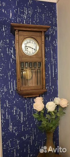 Старинные настенные антикварные часы с боем