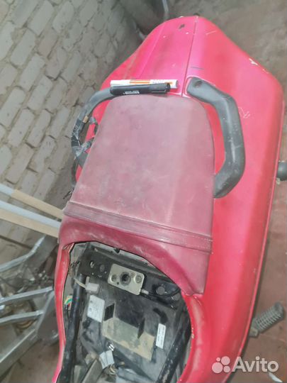 Suzuki RF сиденье заднее