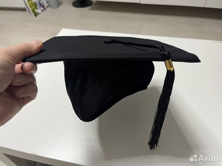 Прокат мантии на выпускной