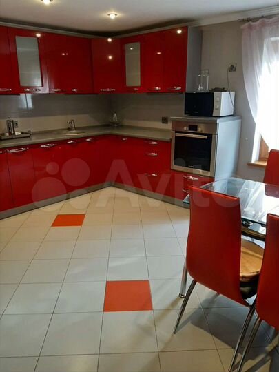 Дом 200 м² на участке 10 сот.