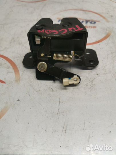 Замок стекла багажника Hyundai Tucson JM 2.0 G4GC