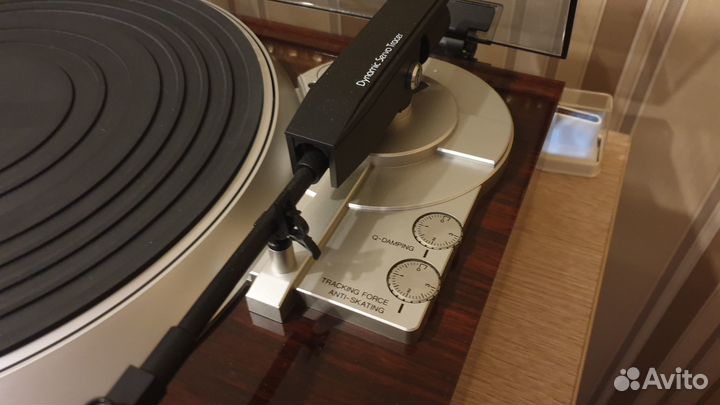 Проигрыватель винила Denon DP-37F