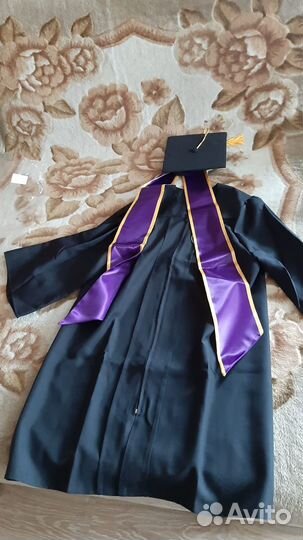 Мантия выпускника (комплект с шапочкой и лентой)