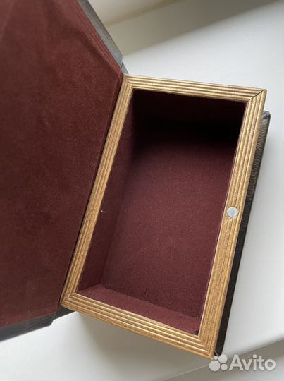 Шкатулка стилизованная под книгу