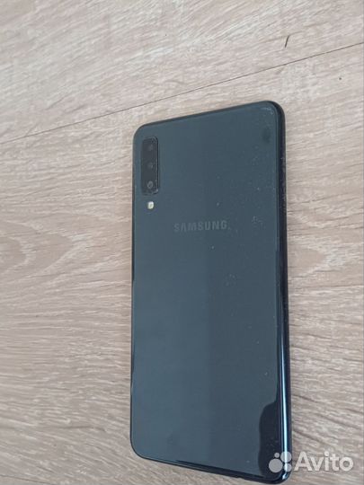 Samsung Galaxy A7 (2018), 4/64 ГБ