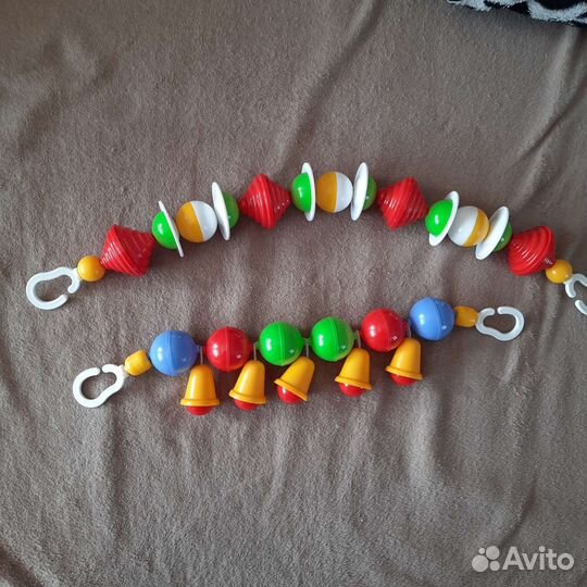 Детские игрушки и термометр для воды