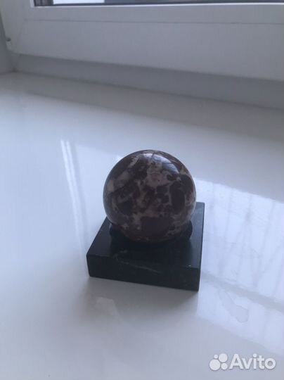 Шар из яшмы