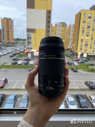 Объектив Canon EF 75-300mm