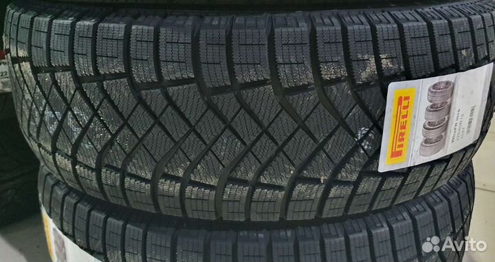 Pirelli Ice Zero FR 225/60 R18 104T