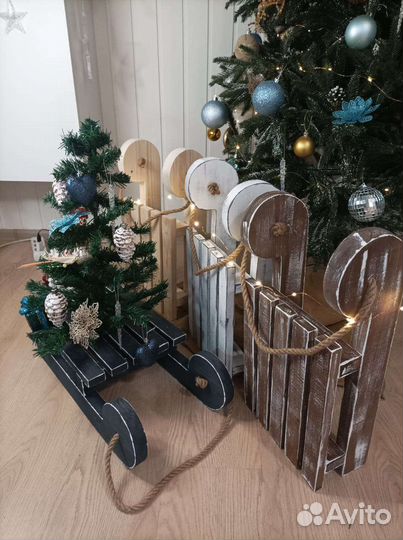 Санки, фонари деревянные декоративные