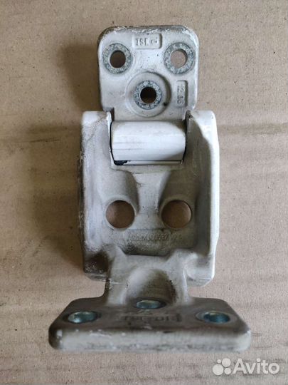 Петли дверей задние mercedes sprinter 906