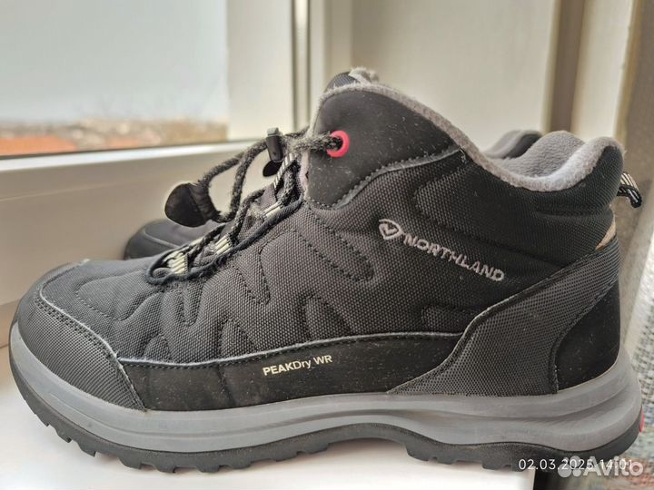 Ботинки зимние р. 40