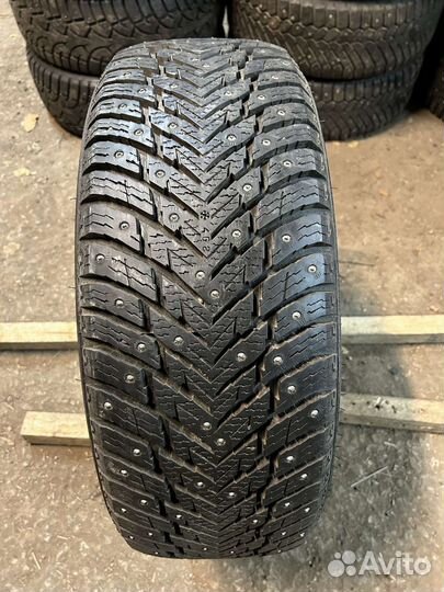 Nokian Tyres Hakkapeliitta 10 215/55 R17