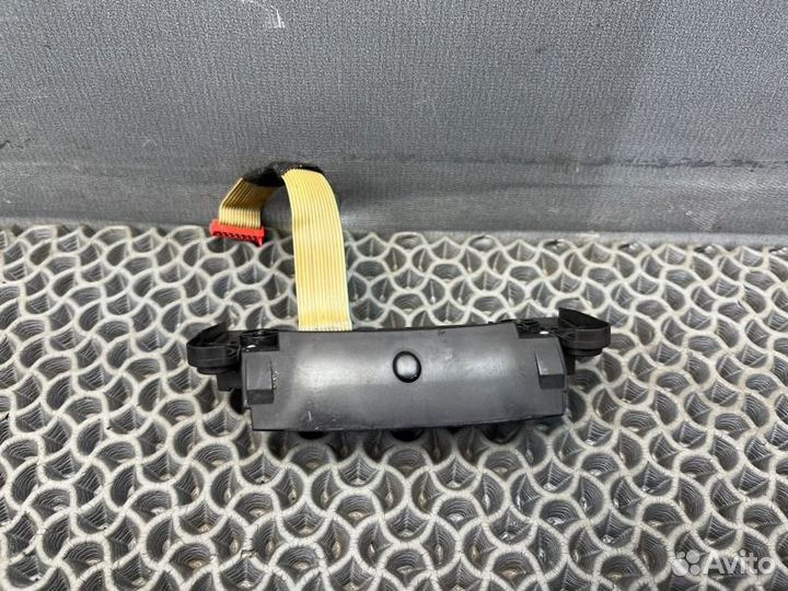 Кнопки в руль левые Volkswagen Touareg 7LA 2.5 BAC