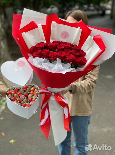 Цветы розы + клубника в шоколаде с доставкой