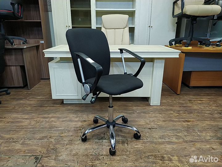 Кресло для персонала б/у CH-9801 хром 12161А-чрн