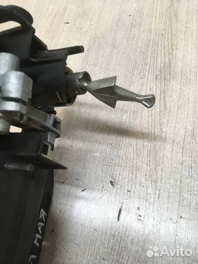 Б/У Кронштейн ручки двери передней правой B#001