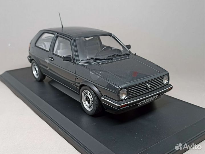 Volkswagen Golf 2 CL 1988 1:18 norev