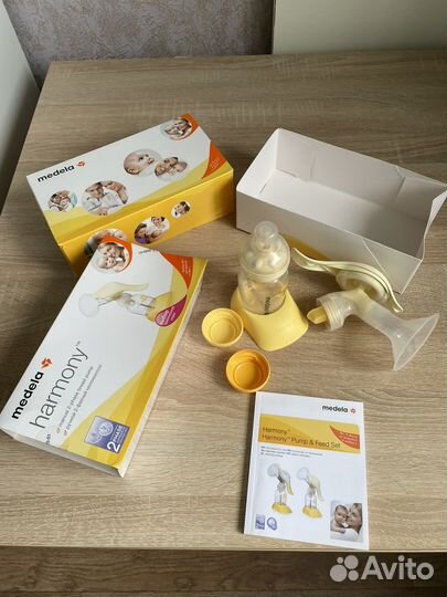 Ручной молокоотсос medela + смарт соска