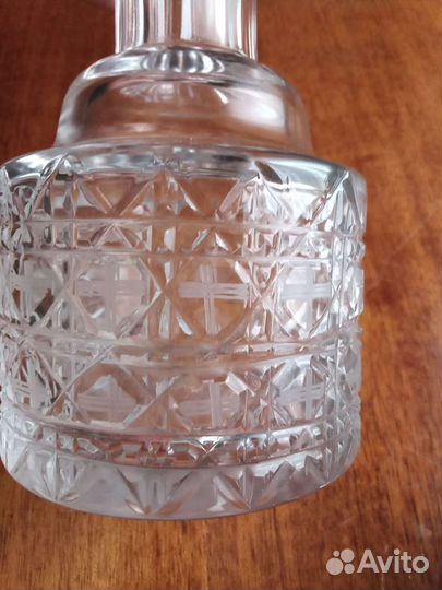 Хрустальный графин и стопки