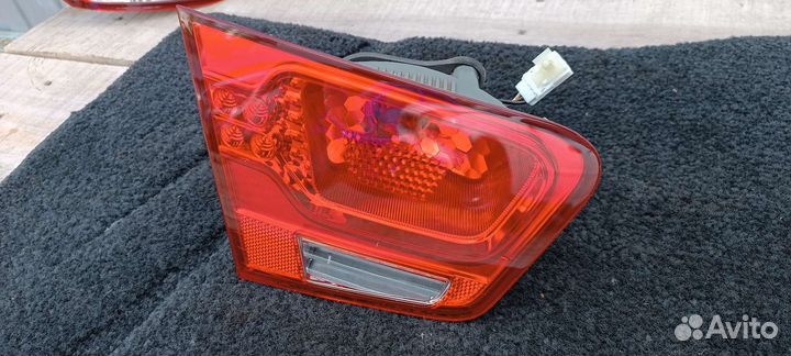 Левый фонарь в крышку багажника Киа Церато 2