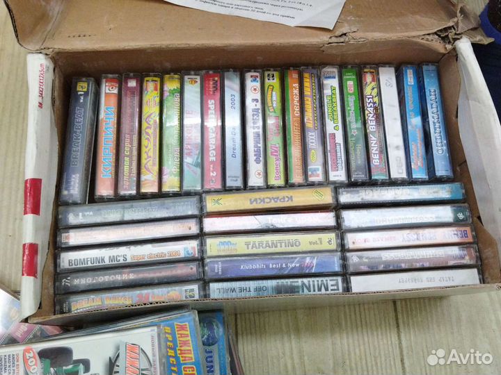 Коробка аудиокассет
