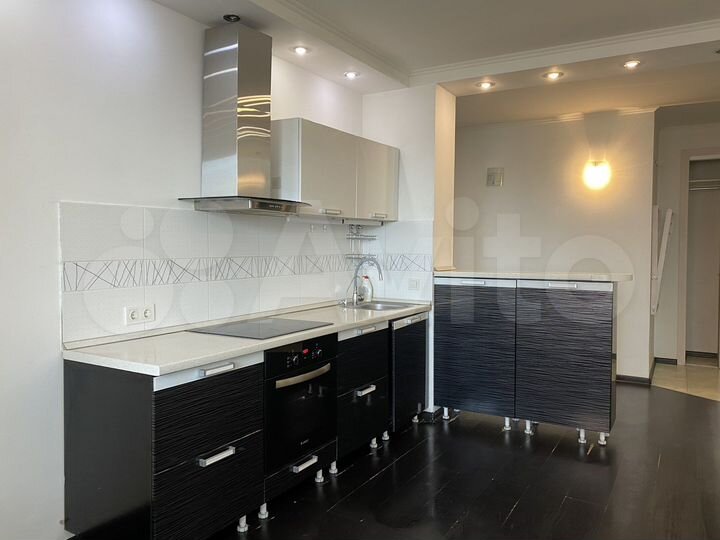 3-к. квартира, 60 м², 8/10 эт.