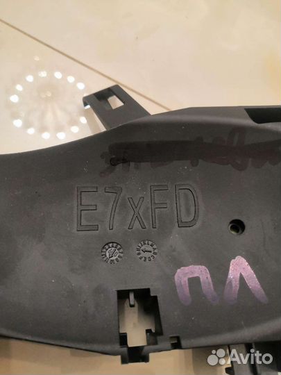 Кронштейн ручки двери бмв е70 е71 е72