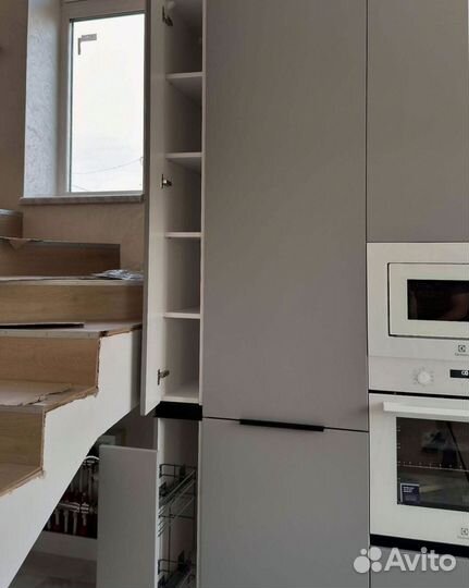 Угловой кухонный гарнитур