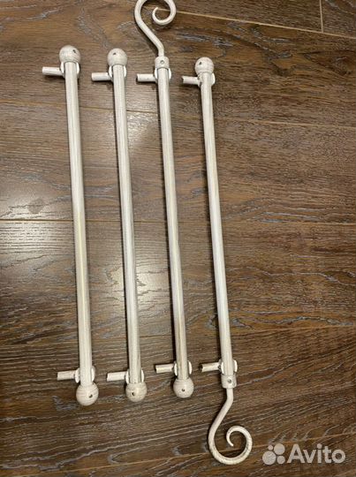 Карнизы металлические цвет белый с патиной