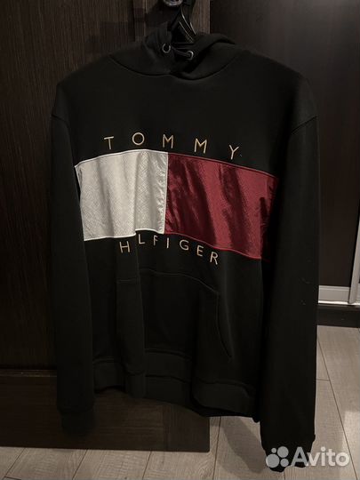Черный худи Tommy Hilfiger с вышивкой mw0mw22098
