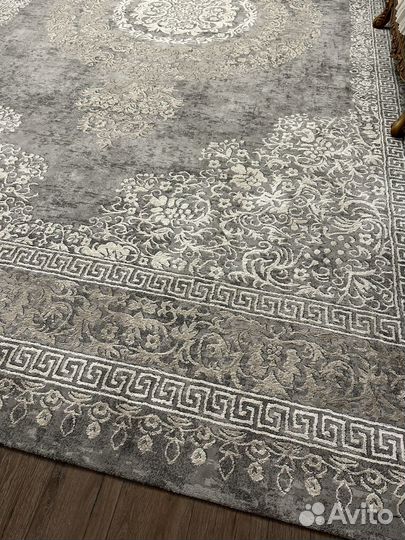 Ковер шерстяной новый