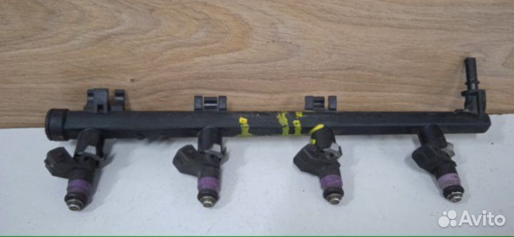 Топливная рампа Renault Megane 2 2002-2006