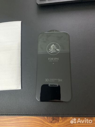 Защитное стекло iPhone 14 pro