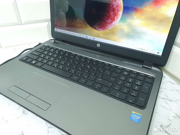 Ноутбук HP с коробкой