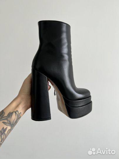 Ботинки на каблуке