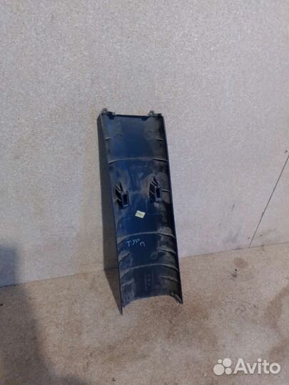 Накладка центральной стойки Skoda Octavia tuor A4