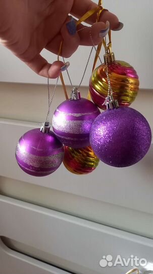 Новогодние шары на елку