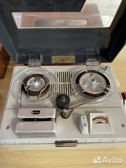 Магнитофон катушечный,диктофон. Советский