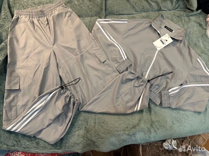 Костюм женский спортивный