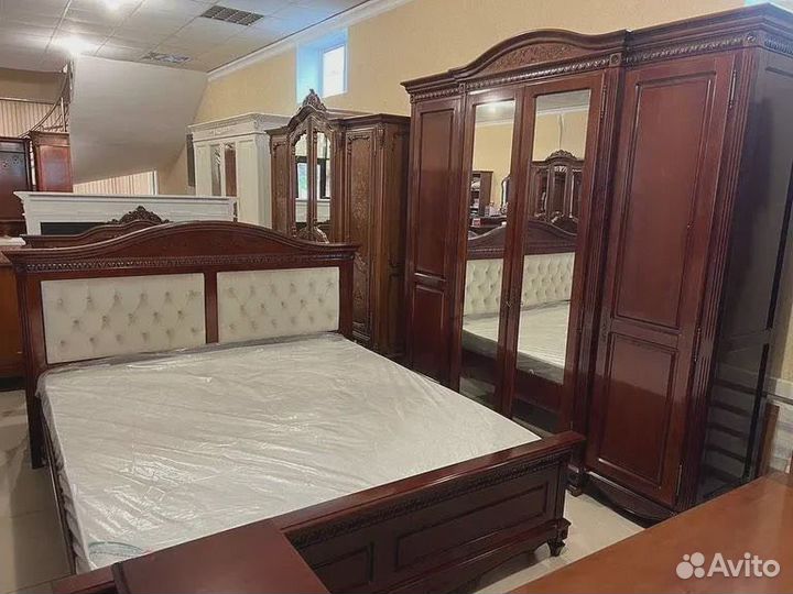 Шкаф 4х дверный с зеркалом 