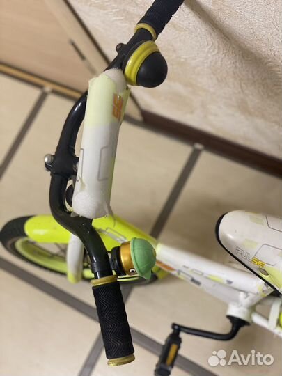 Велосипед с боковыми колесами