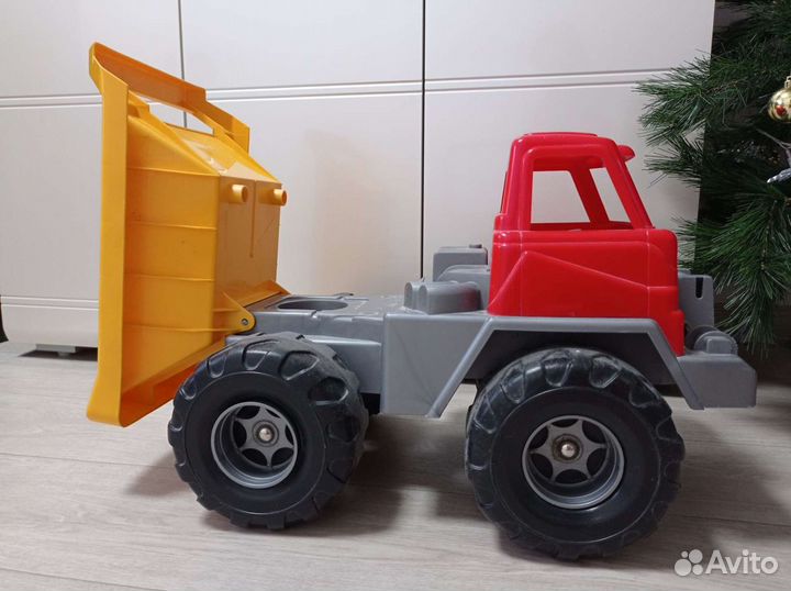 Игрушка грузовик