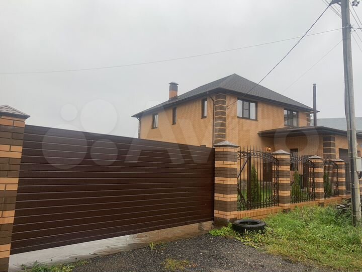 Коттедж 239 м² на участке 13 сот.