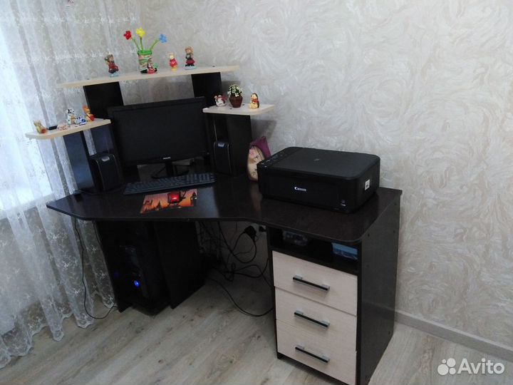 Компьютерный стол