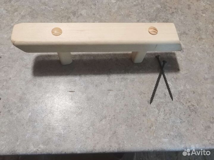 Кормушка и скворечник для птиц