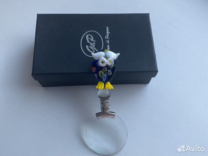 Увеличительное стекло, лупа