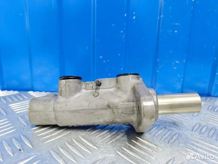 Главный тормозной цилиндр Kia Sorento 2 XM 2.2